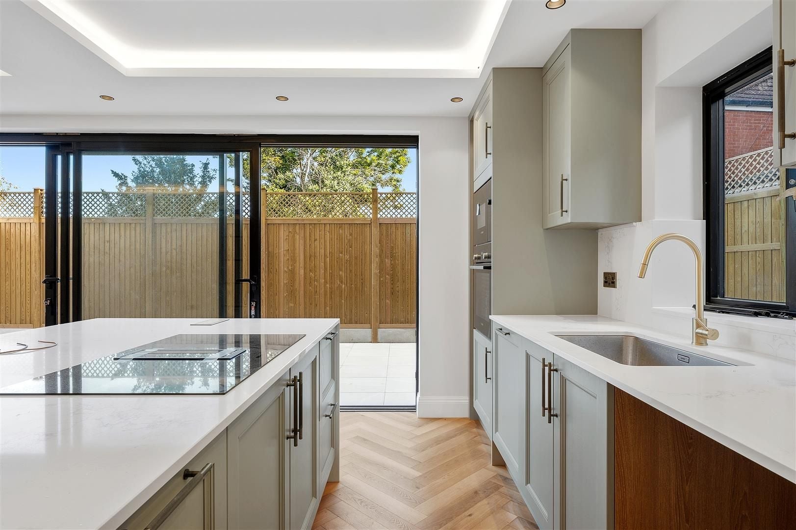 Flat Hazelwood Avenue in Greater London
