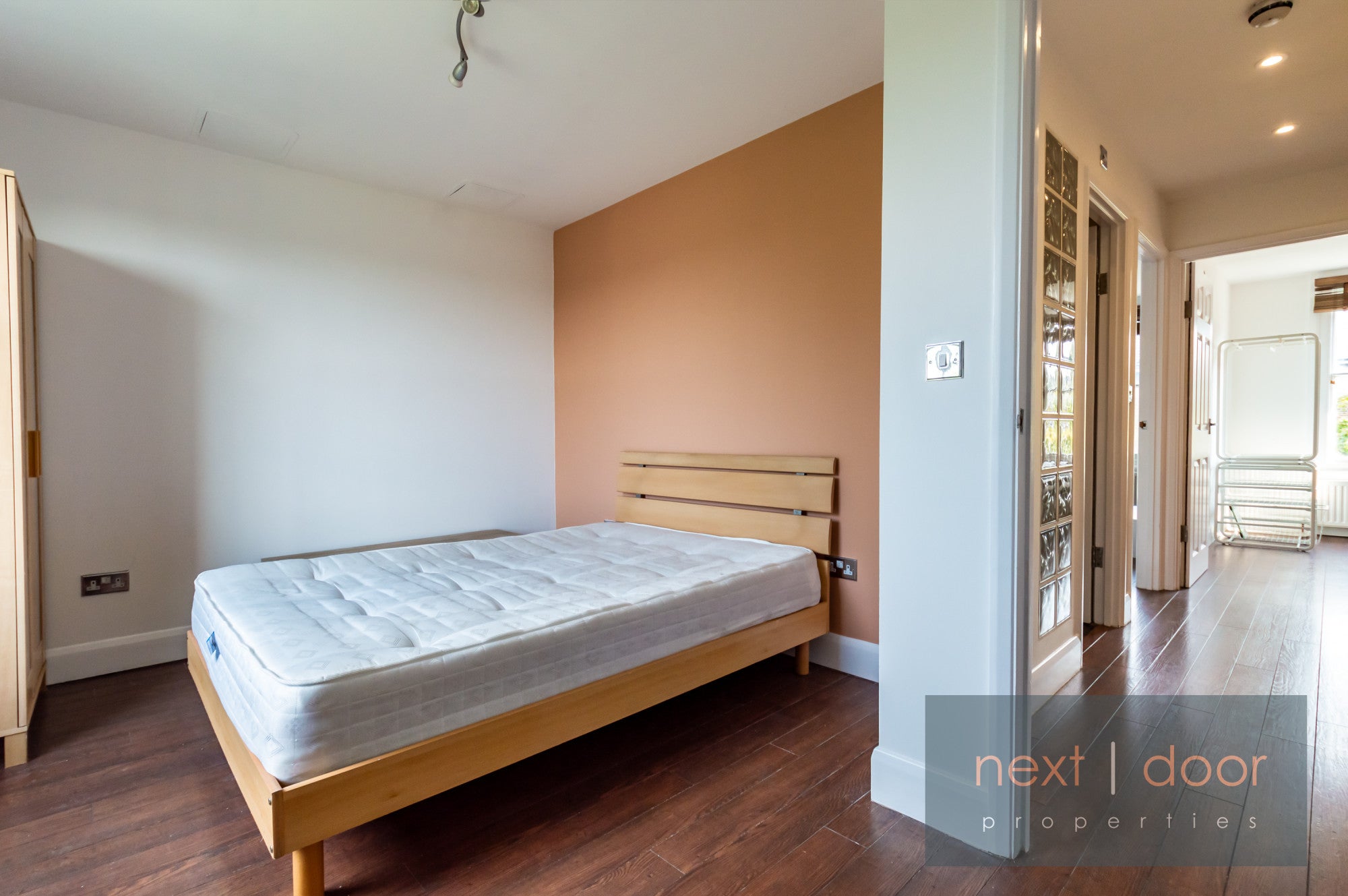 Flat Manor Avenue in London