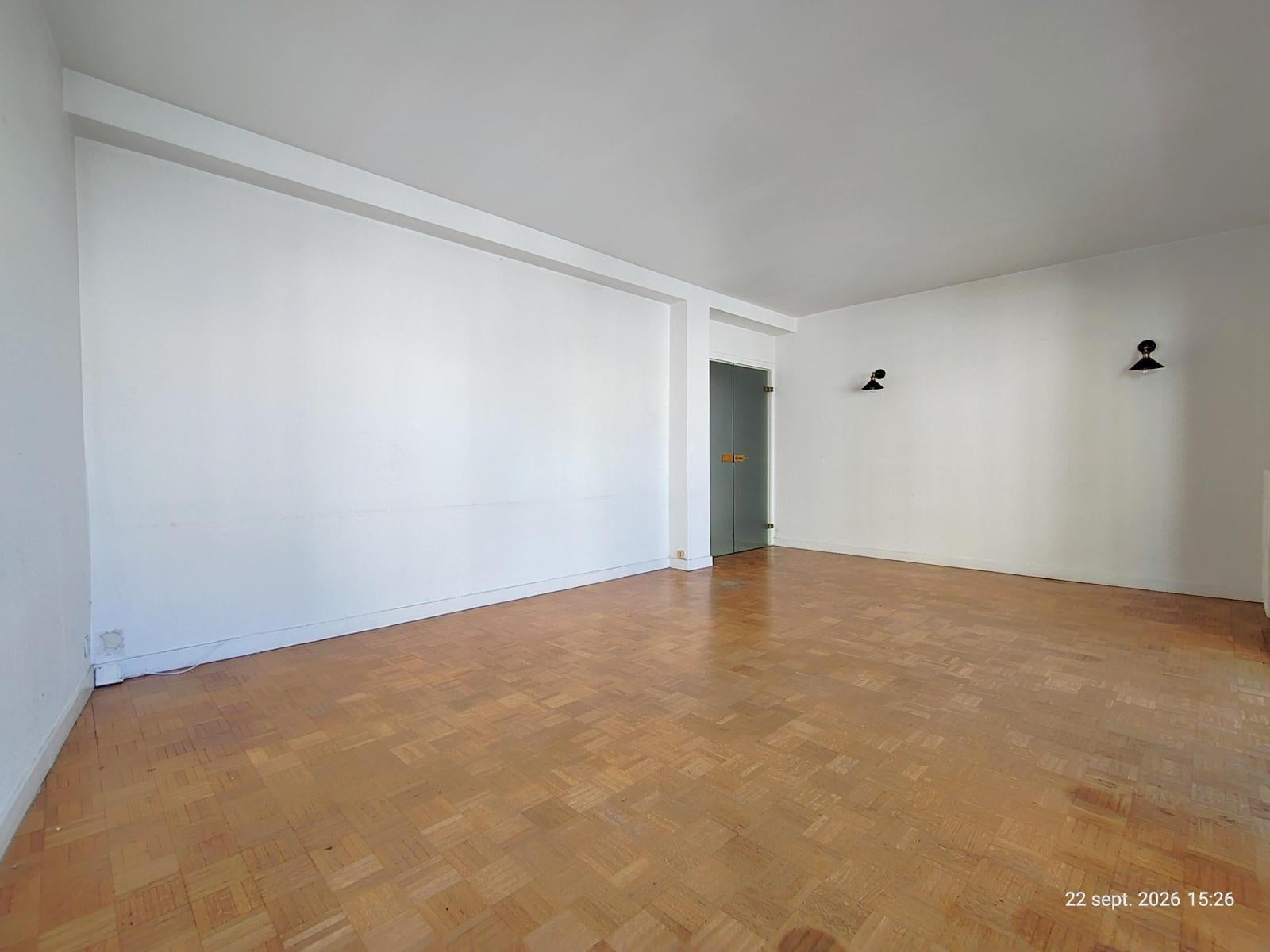 Flat Rue Camille Roy in Lyon