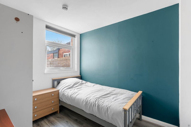 Room Marlborough Road in Coventry