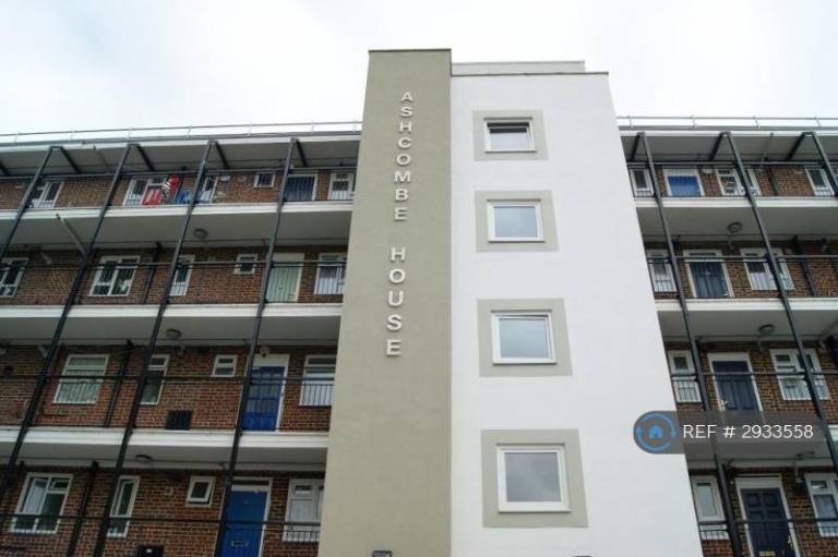 Room Powis Road in Greater London
