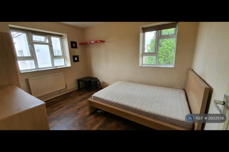 Room Powis Road in Greater London
