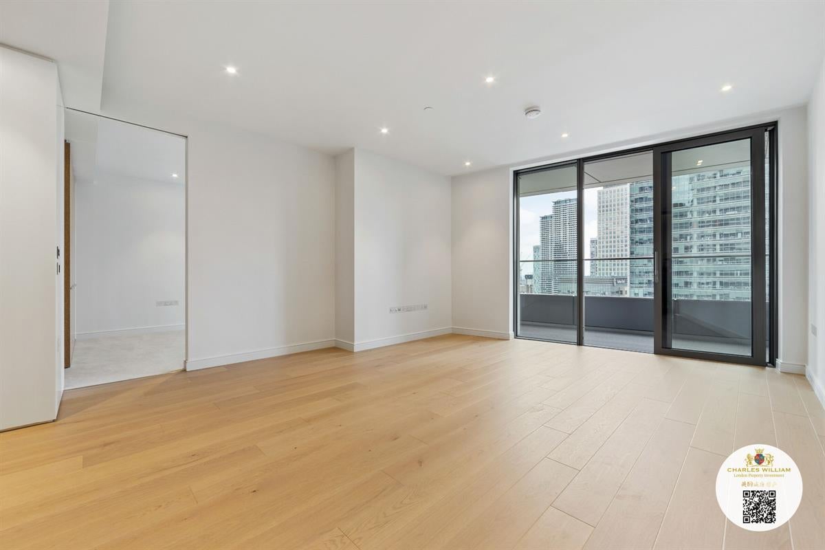 Flat Burdett Road in Greater London