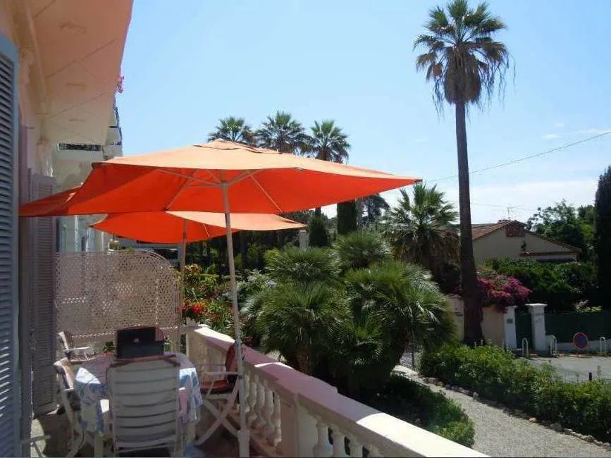 Flat Avenue Saint-Charles in Cannes
