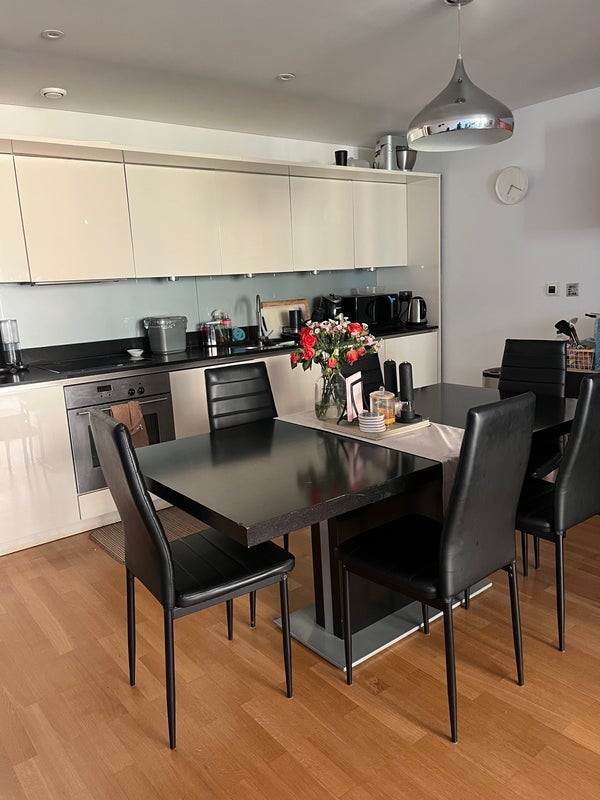 Room Hermitage Street in City of Westminster