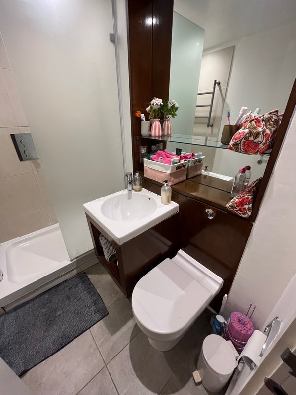 Room Hermitage Street in City of Westminster