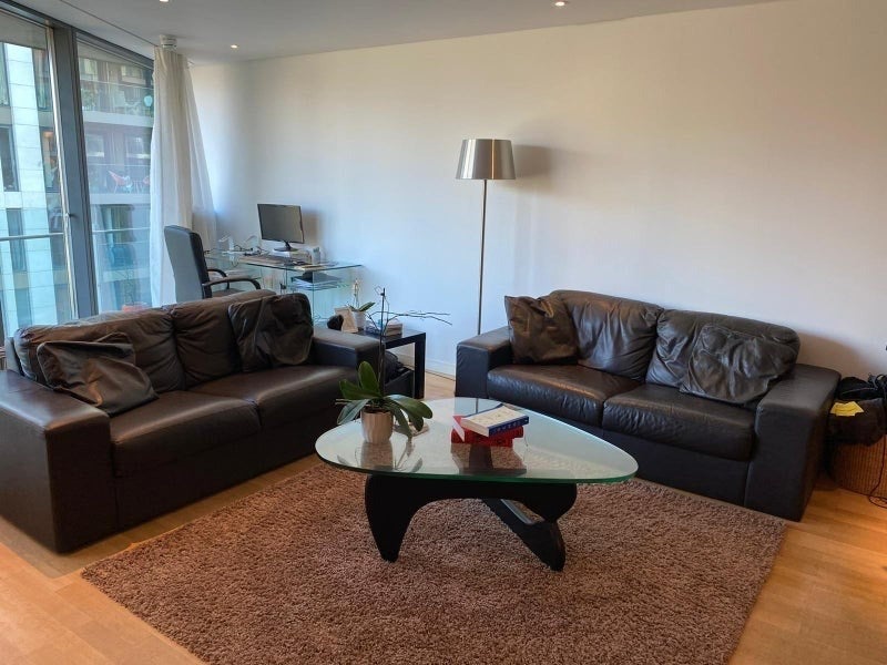 Room Hermitage Street in City of Westminster