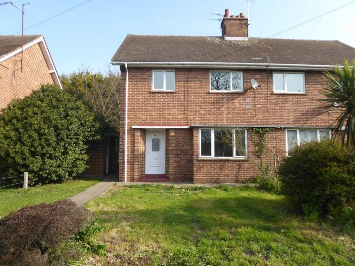 Flat Normanston Drive in East Suffolk