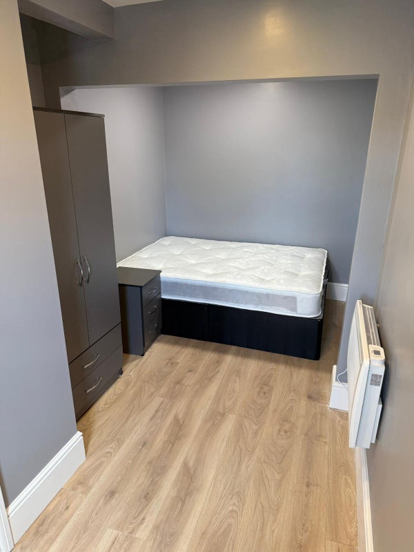 Flat Marlow Road in Birmingham