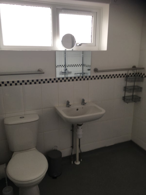 Room Elgin Close in Dudley