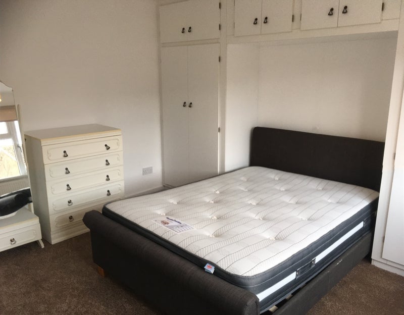 Room Elgin Close in Dudley