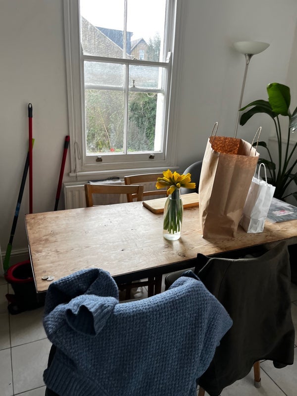 Room Queen's Drive in Greater London