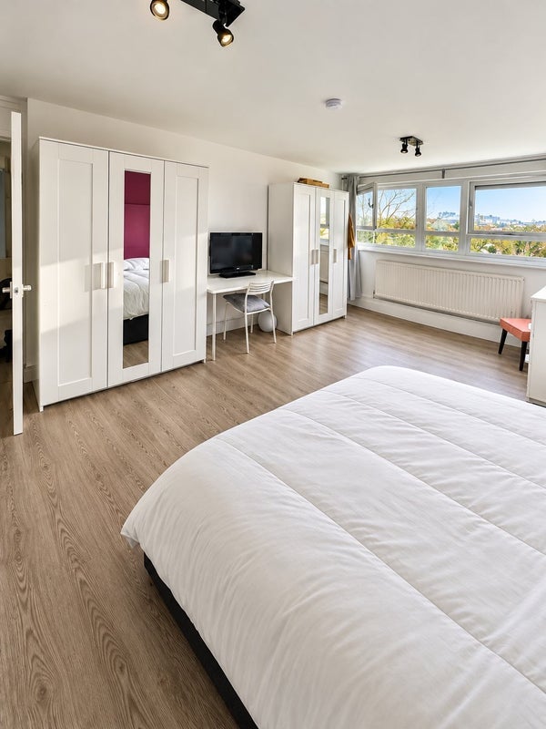 Room Trinity Way in Greater London