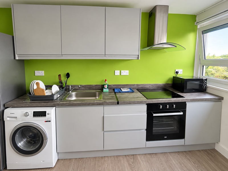 Room Trinity Way in Greater London