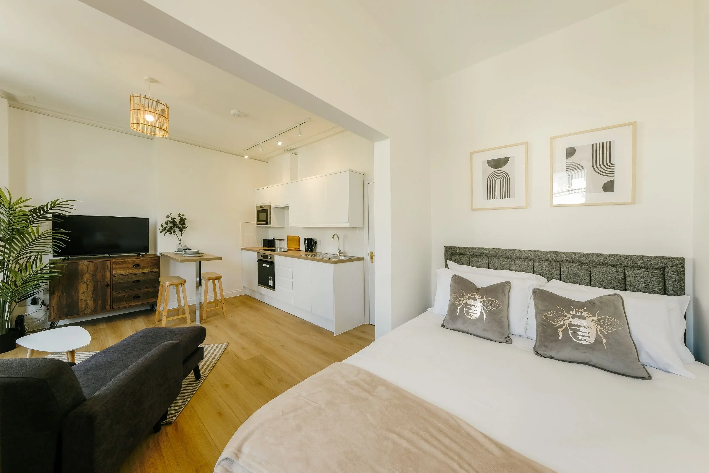 Flat Grange Road in Bristol
