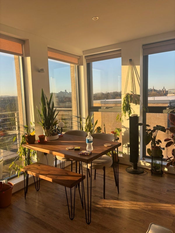 Room Pollokshaws Road in Glasgow