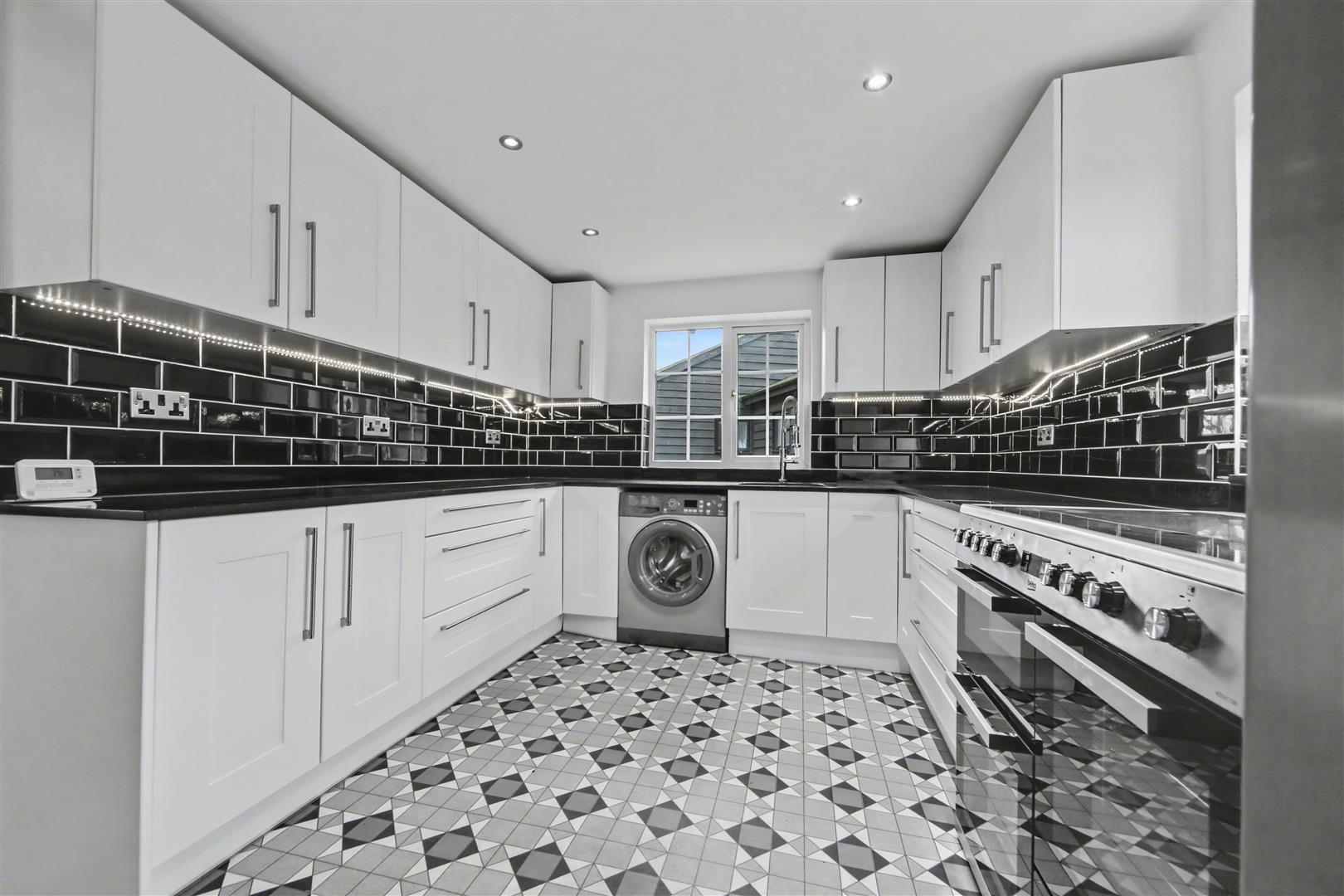 House Woodhall Lane in Hertsmere