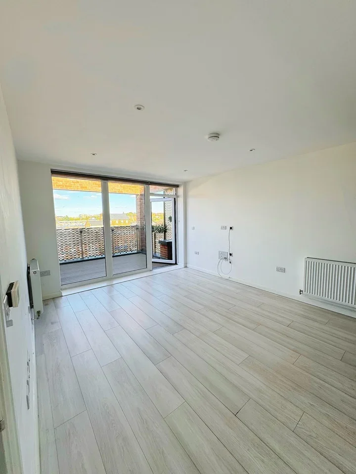 Flat Lowfield Street in Dartford