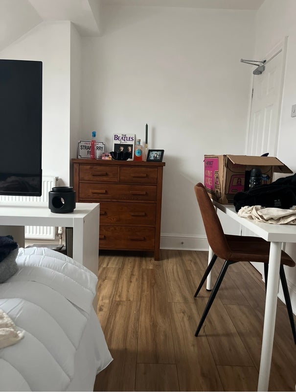 Room Kensington in Liverpool