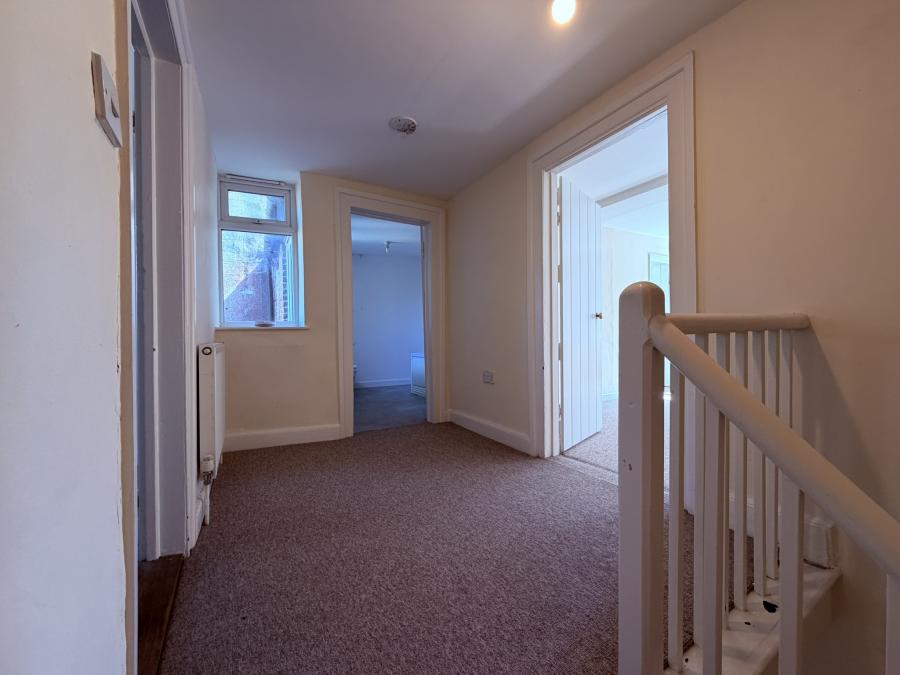 Flat Market Place in Warminster