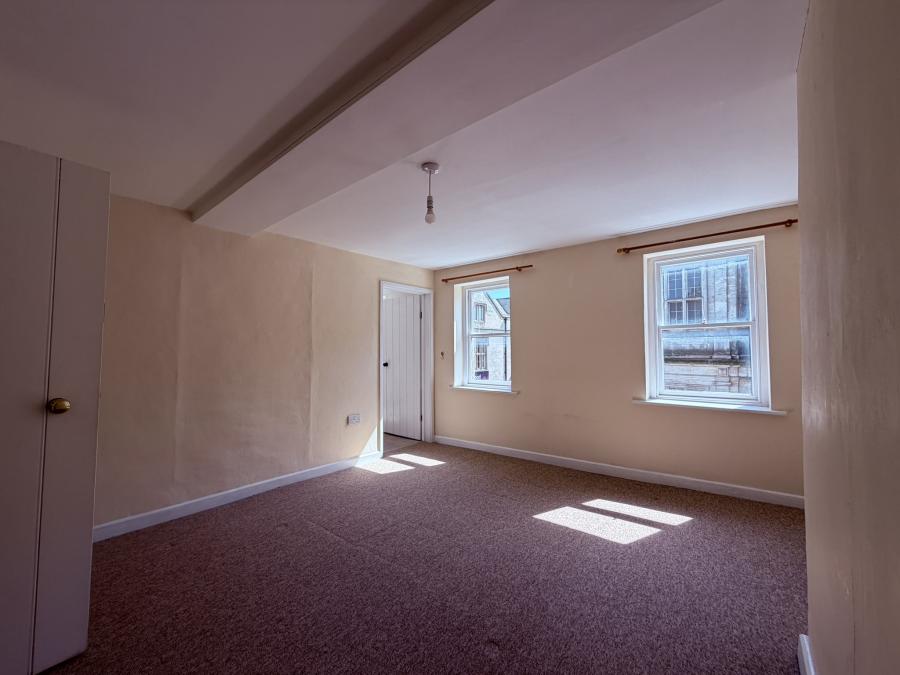 Flat Market Place in Warminster