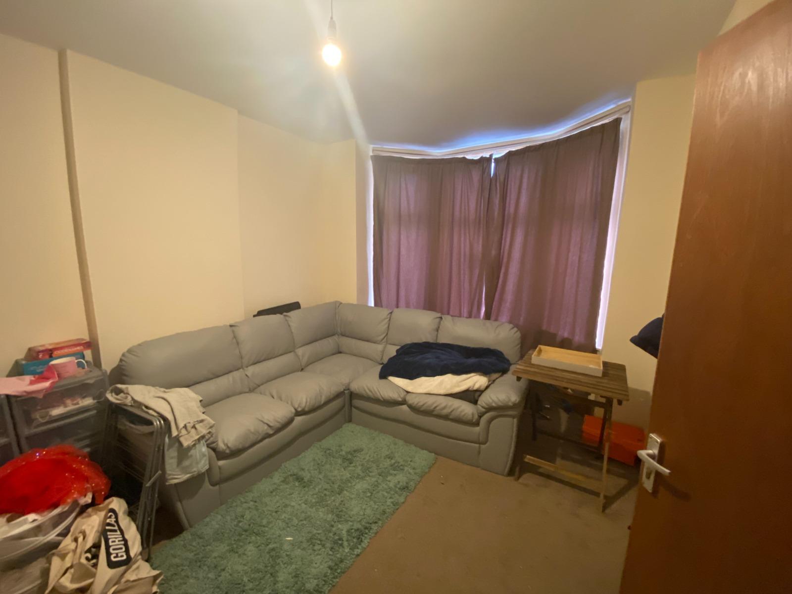 Room Kimbolton Avenue in Nottingham