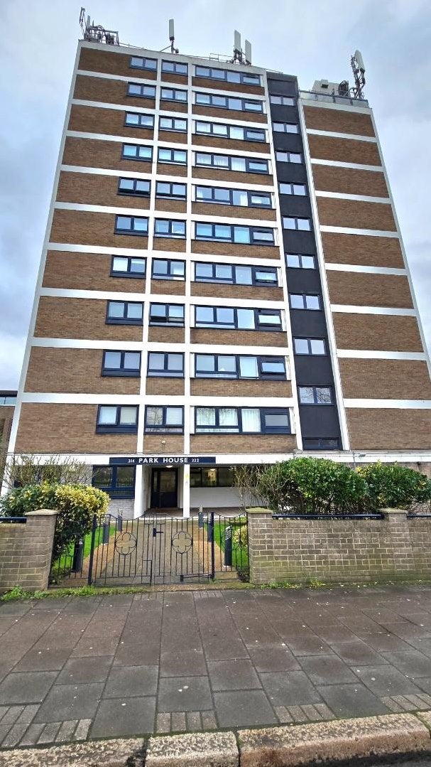 Flat Seven Sisters Road in Greater London
