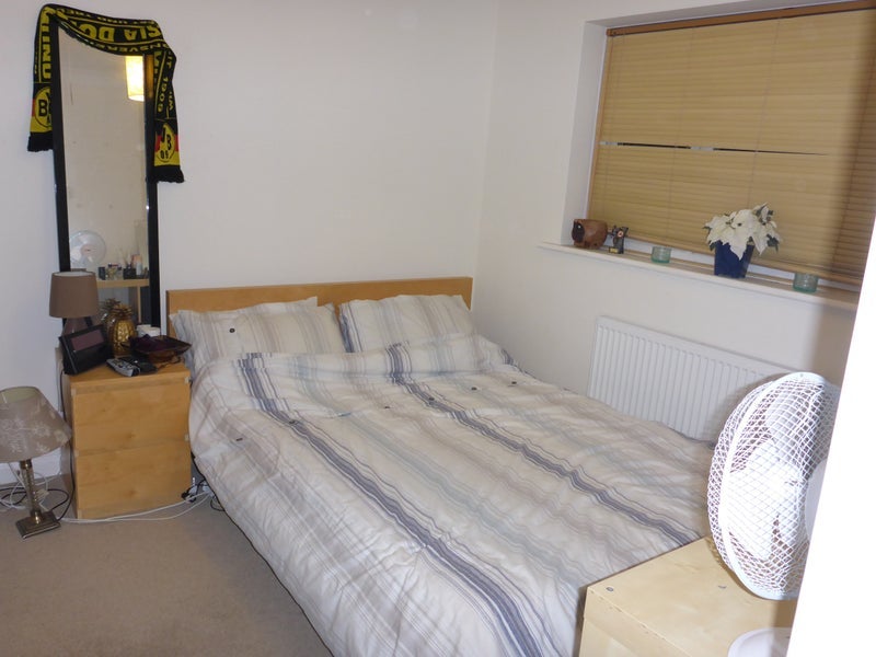 Room Goldfinch Road in Poole