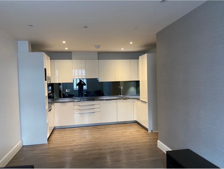 Flat Martindale Road in Greater London