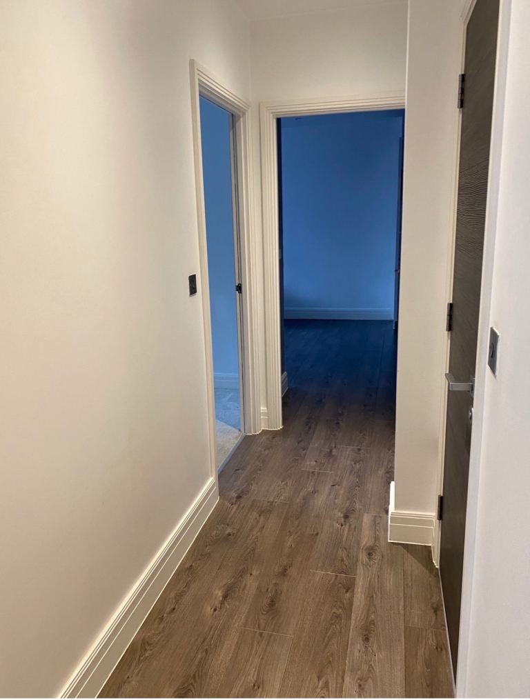 Flat Martindale Road in Greater London