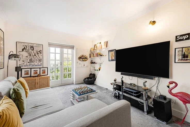 Flat Nevern Square in Greater London