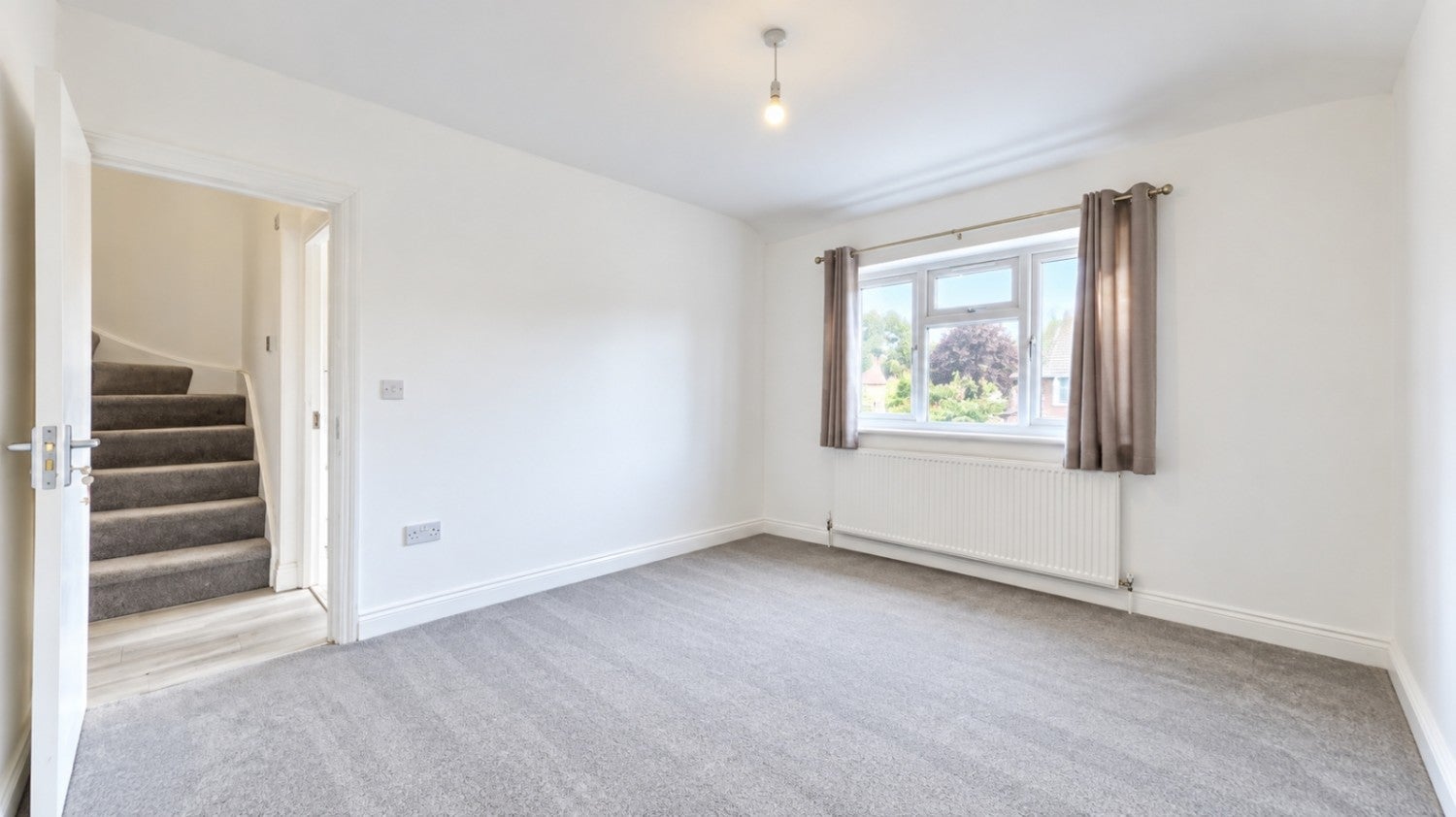 Flat Costons Lane in Greater London