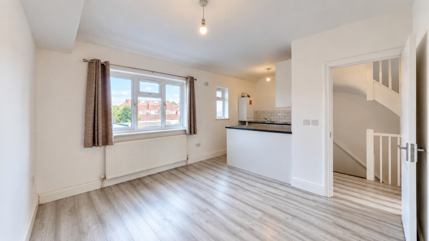 Flat Costons Lane in Greater London