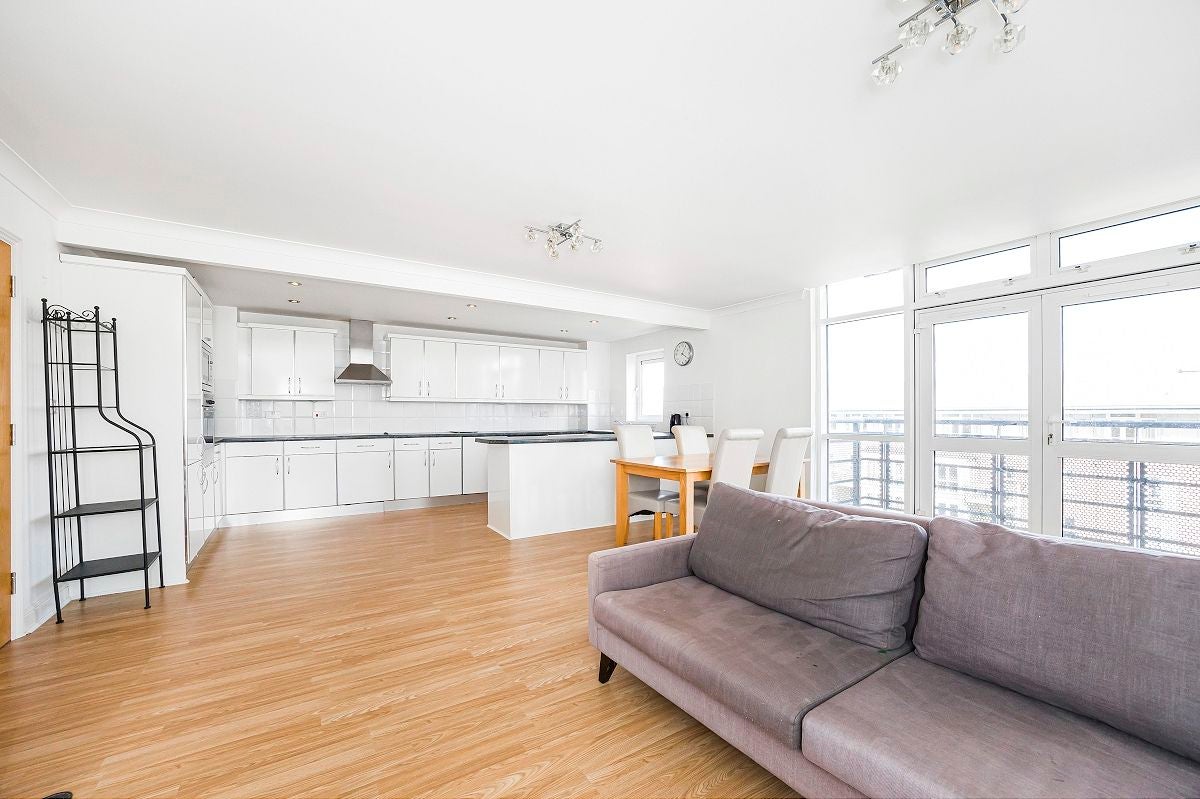 Flat Langbourne Place in Greater London
