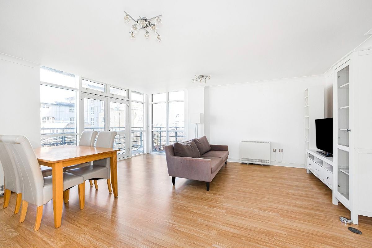 Flat Langbourne Place in Greater London