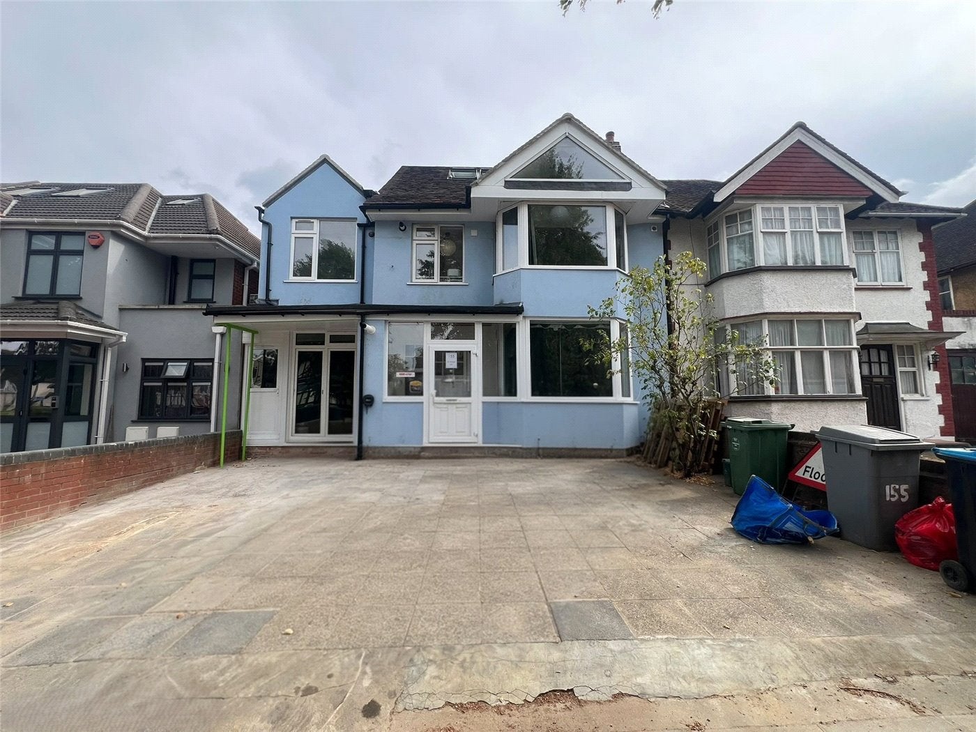 Flat Carlton Avenue East in Greater London