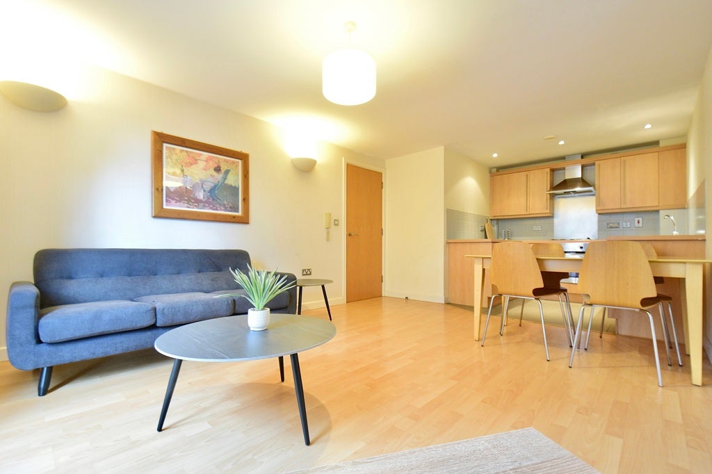 Flat St Cecelia Street in Leeds