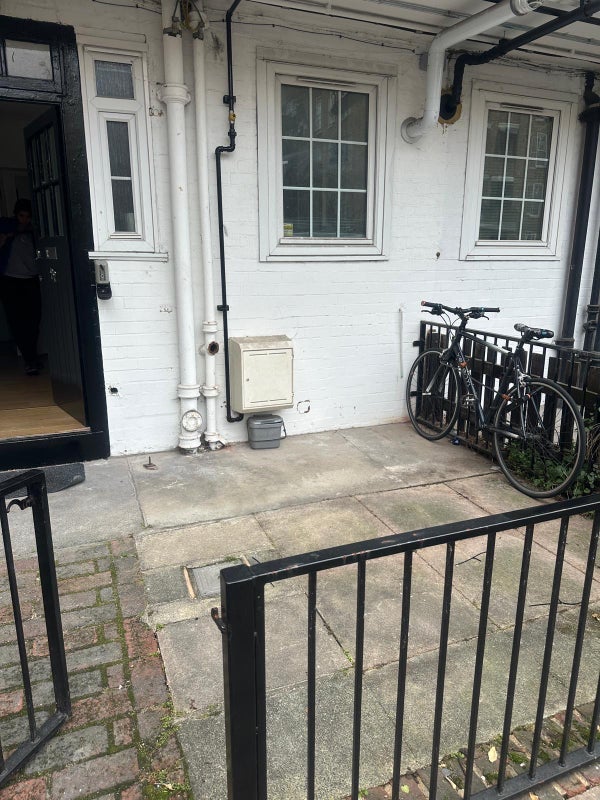 Room Long Lane in Greater London