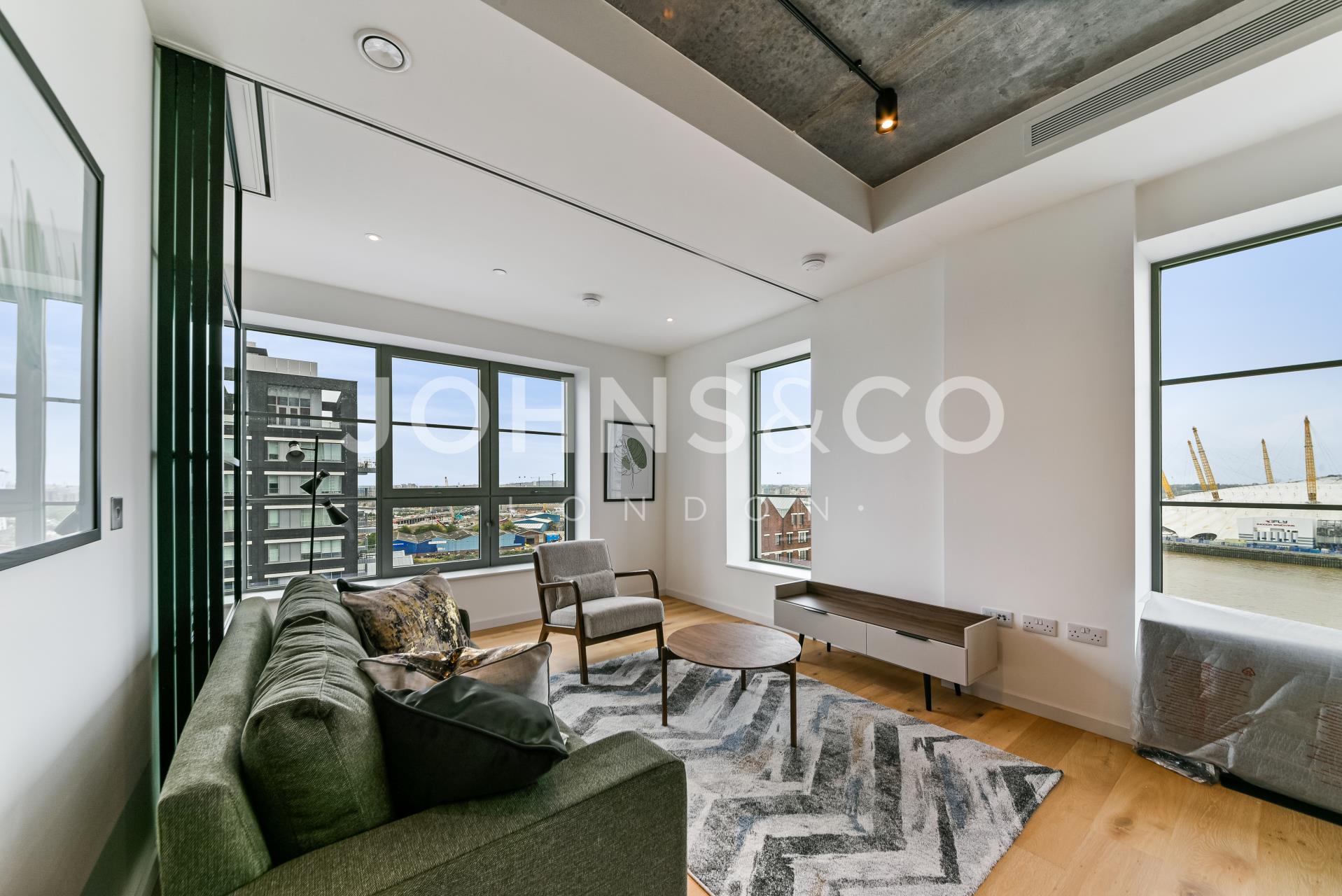 Flat Orchard Place in Greater London