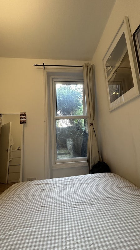 Room Santley Street in Greater London