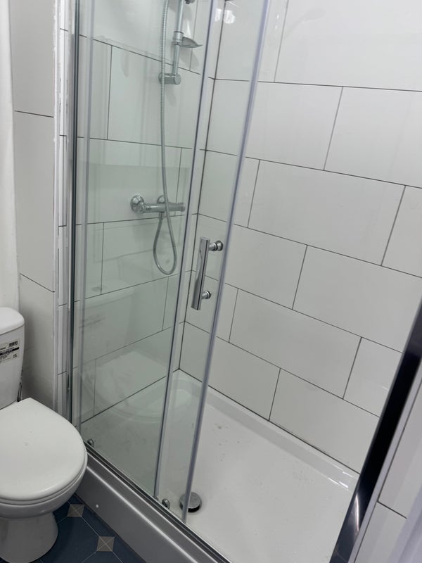 Room Miles Drive in Greater London