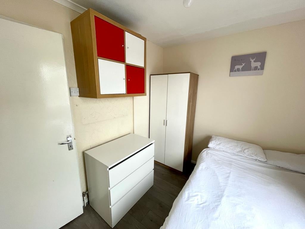 Room Portia Way in Greater London