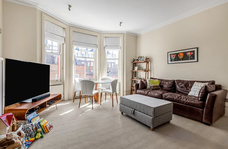 Flat Abingdon Road in Greater London