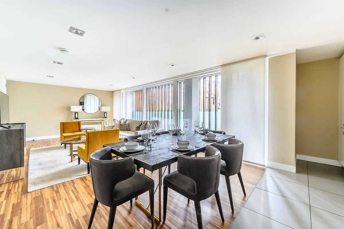 Flat Fulham Road in Greater London