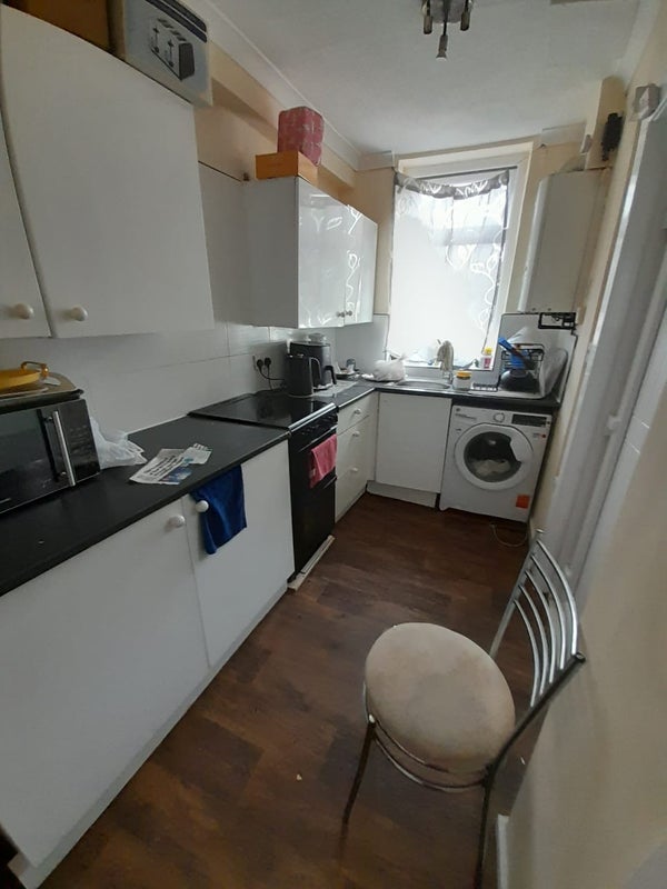 Room Coalshaw Green Road in Chadderton