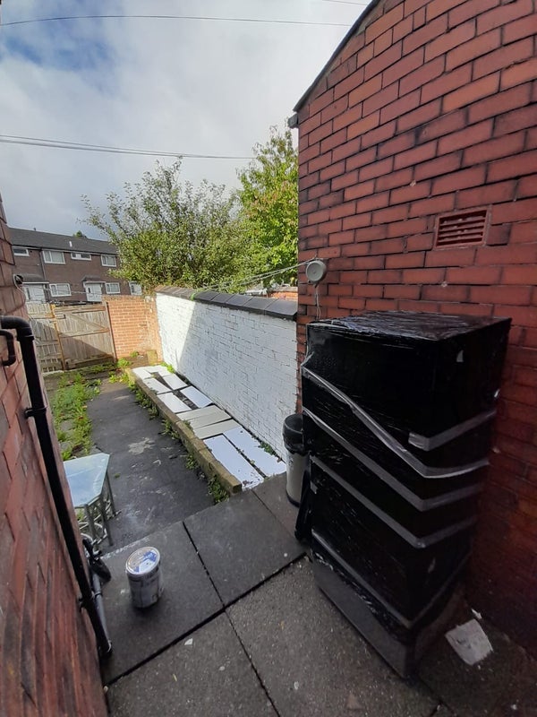 Room Coalshaw Green Road in Chadderton