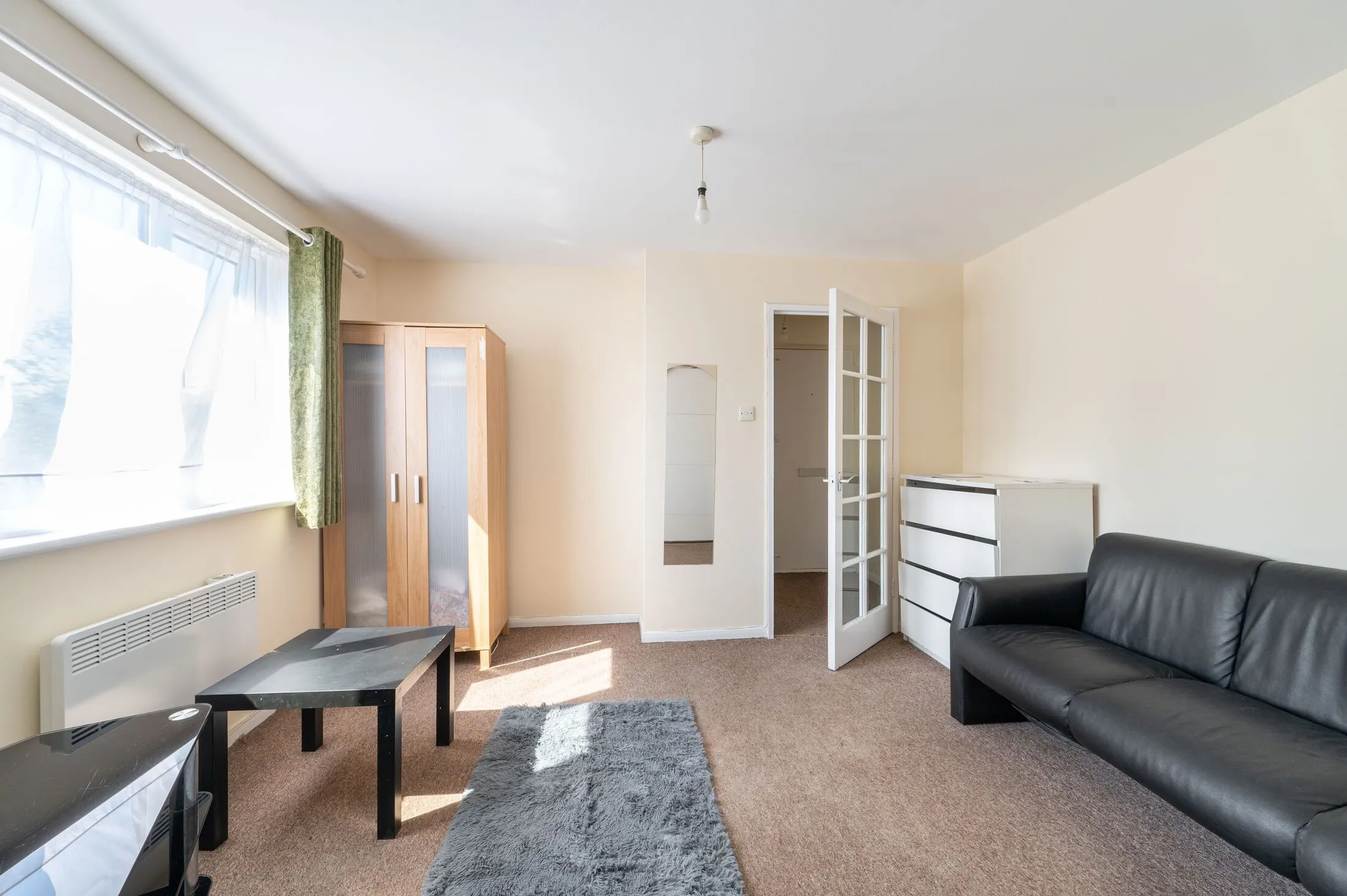 Flat Pempath Place in Greater London