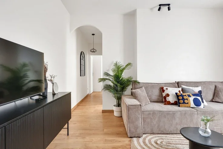 Flat Rue de l'Amiral Roussin in Paris