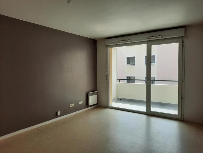 Flat Place Aristide Briand in Elbeuf