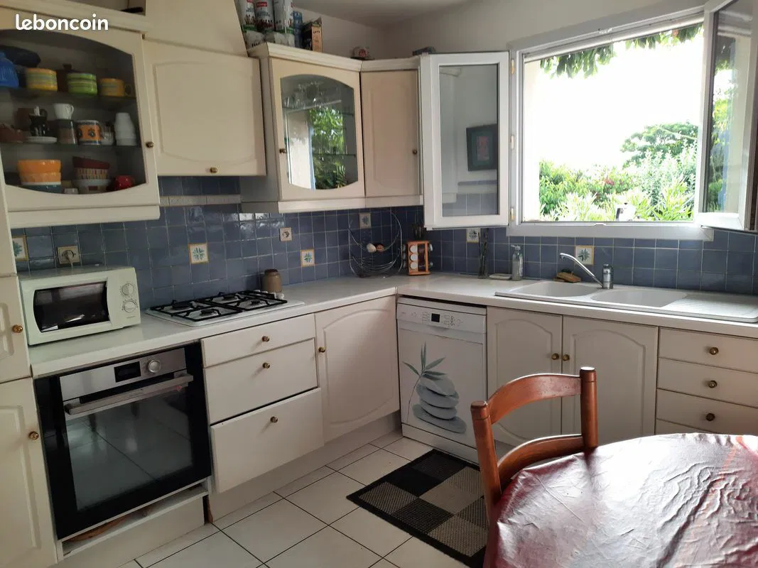 Room Impasse Les Hauts de la Louette in Forcalquier